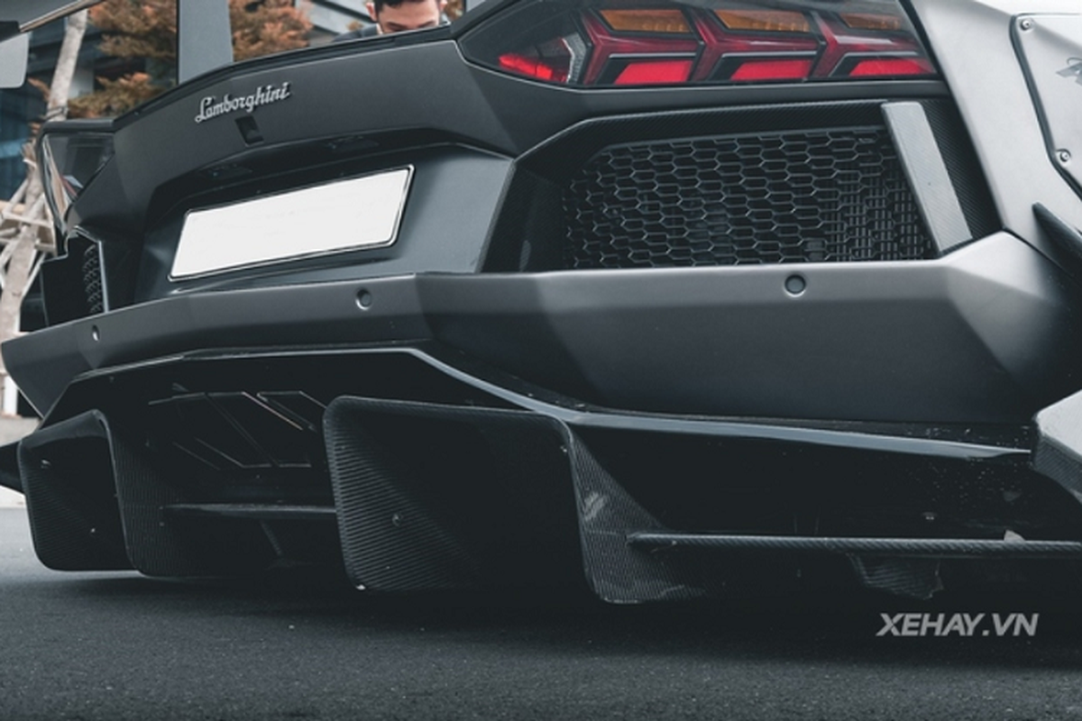 Chiec Lamborghini Aventador do Liberty Walk hon 3 ty doc nhat Viet Nam-Hinh-5