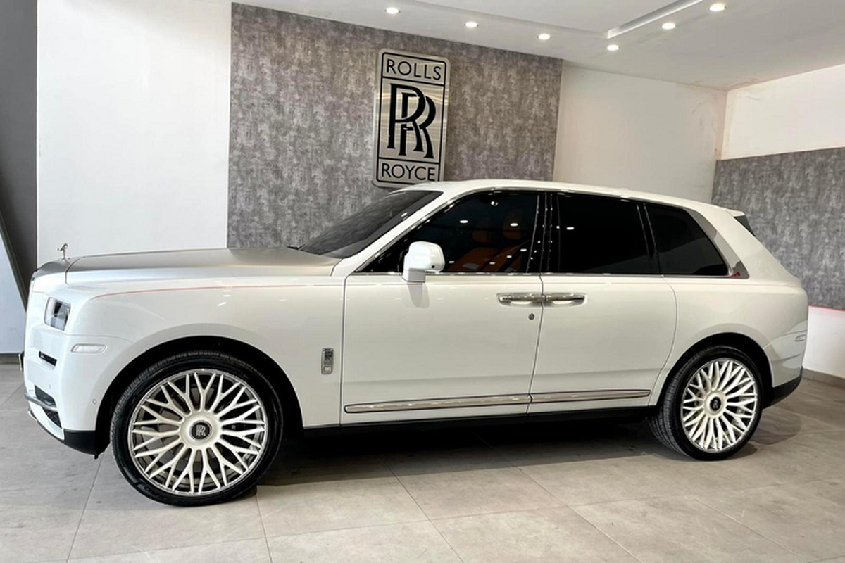 Rolls-Royce Cullinan gan 30 ty do mam Forgiato 