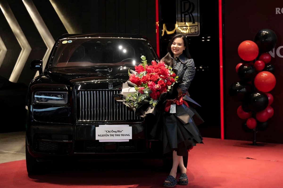 “Chi ong Dia” tau Rolls-Royce Cullinan Black Badge hon 40 ty dong-Hinh-6