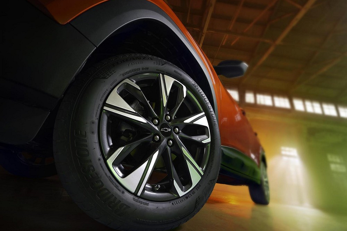 Chevrolet Tracker RS 2022 gia re san sang 