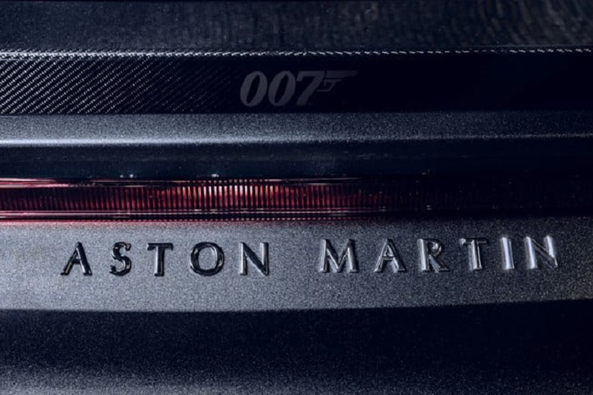 Aston Martin Vantage 007 Edition gioi han 100 chiec ve Viet Nam-Hinh-8