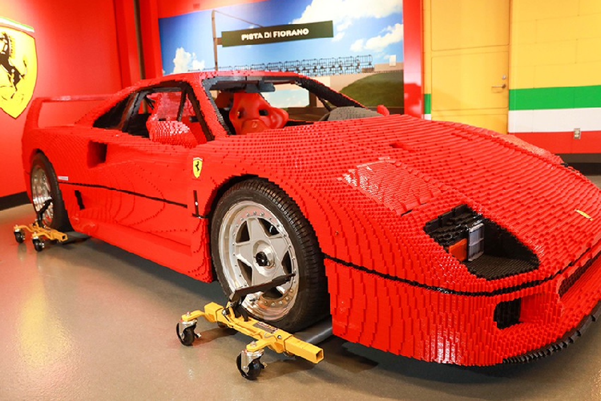 Sieu xe Ferrari F40 duoc lap rap bang hon 358.000 vien gach Lego
