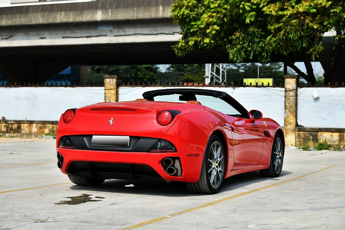 Ferrari California mui tran hon 10 nam tuoi len san xe cu Viet Nam-Hinh-3