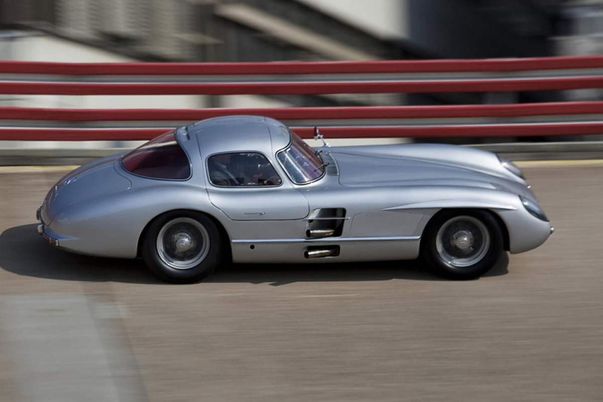 Mercedes-Benz co the da ban chiec 300 SLR toi hon 3278 ty dong?-Hinh-4