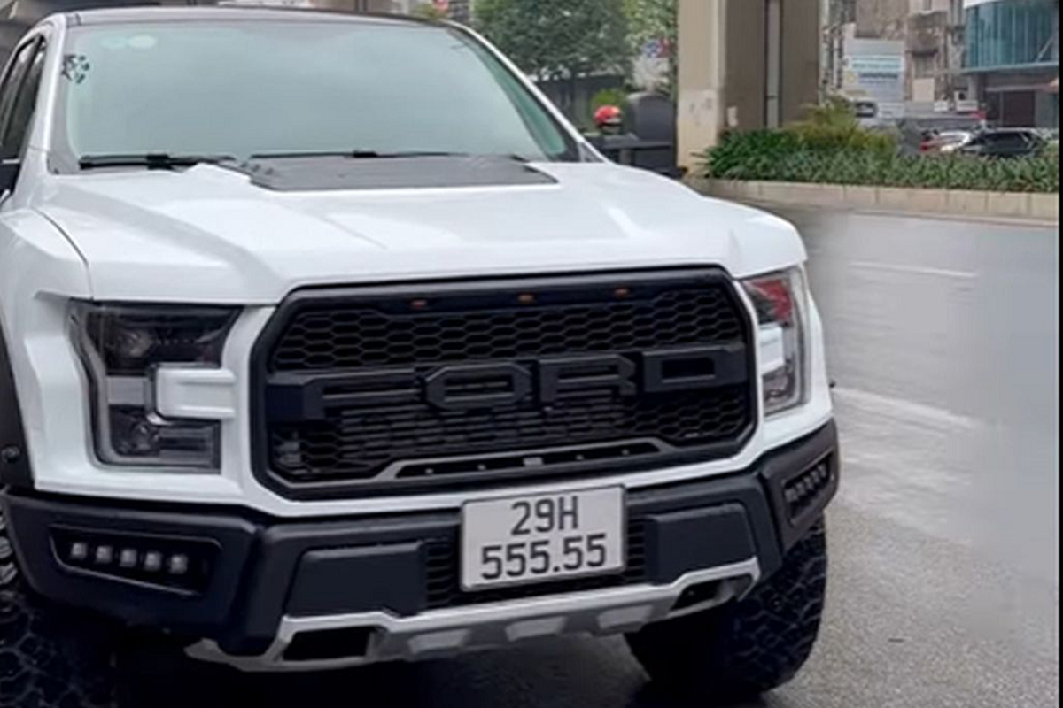 Dan choi Ha Noi do Ford Ranger bien 