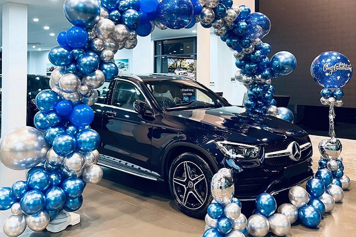 Tien ve Hoang Duc dat ban gai di mua Mercedes-Benz GLC hon 2,5 ty