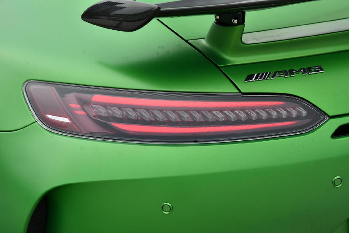 Mercedes-AMG GT R hon 11 ty ve Viet Nam voi mau son “huyen thoai“-Hinh-6