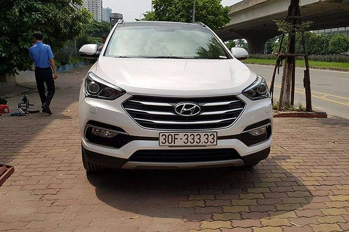 Day la nhung chiec xe SUV Hyundai SantaFe bien VIP nhat Viet Nam-Hinh-7