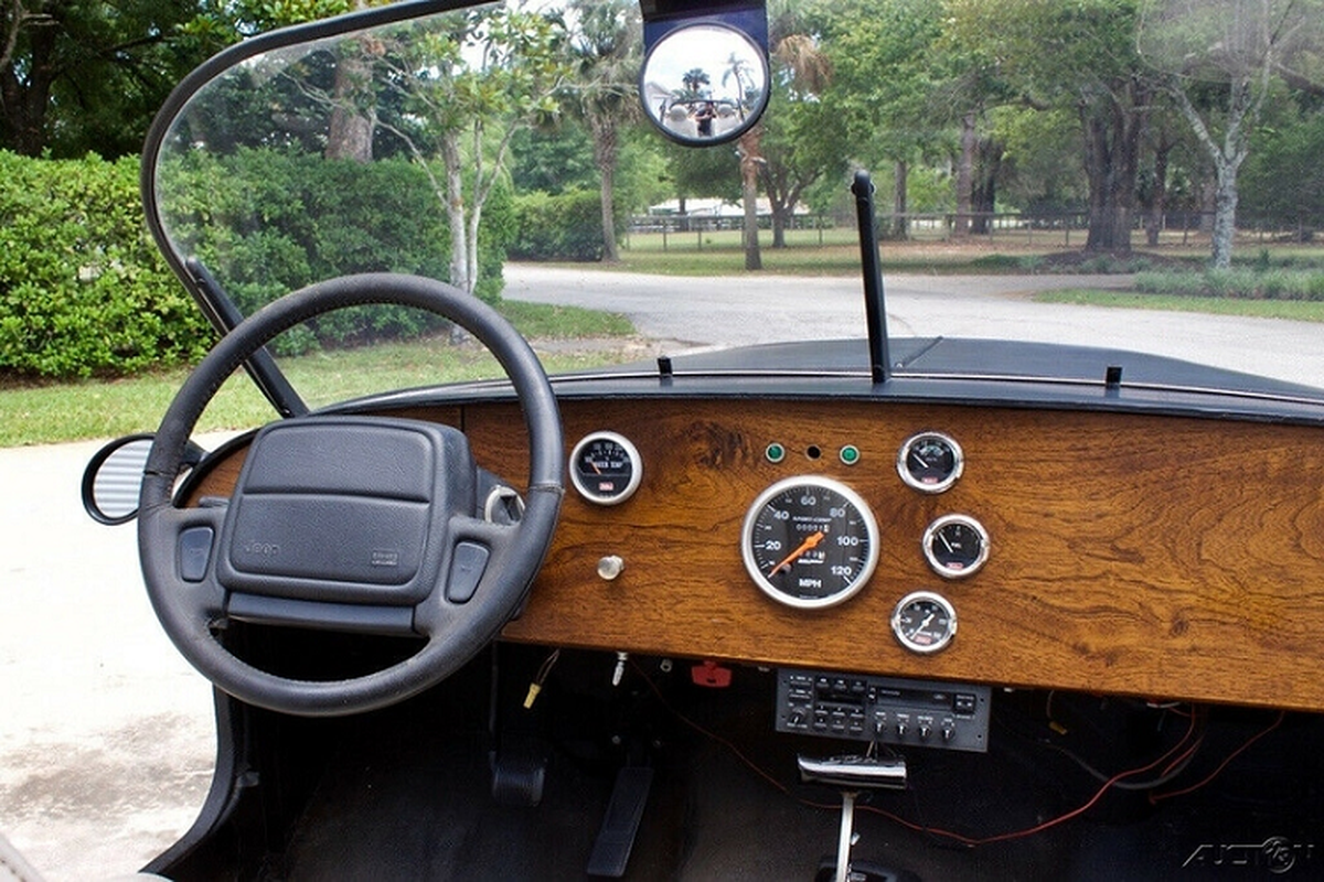Jeep Wrangler 1988 “thay tim” Ford V8 ban chi hon 400 trieu dong-Hinh-4