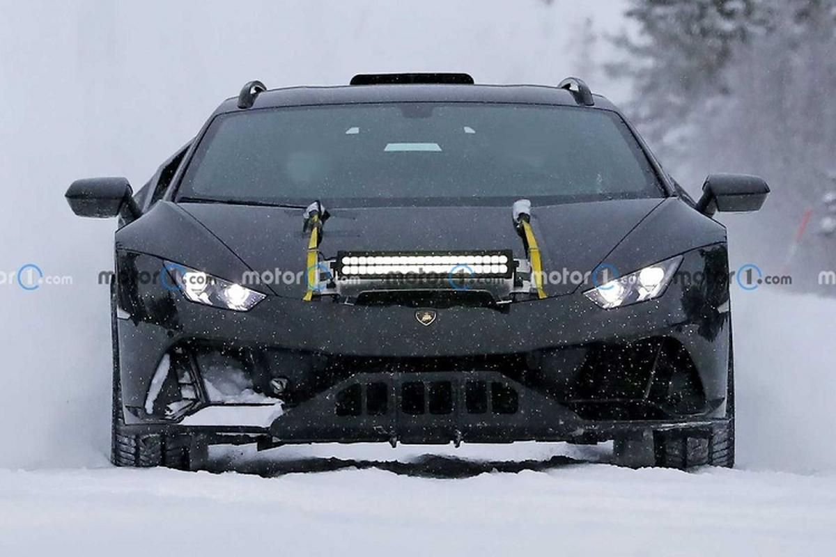 Lamborghini Huracan Sterrato ban off-road bi 