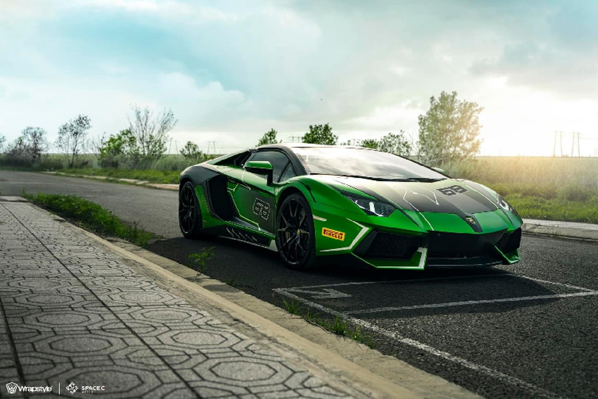 Sieu xe Lamborghini Aventador mui tran 