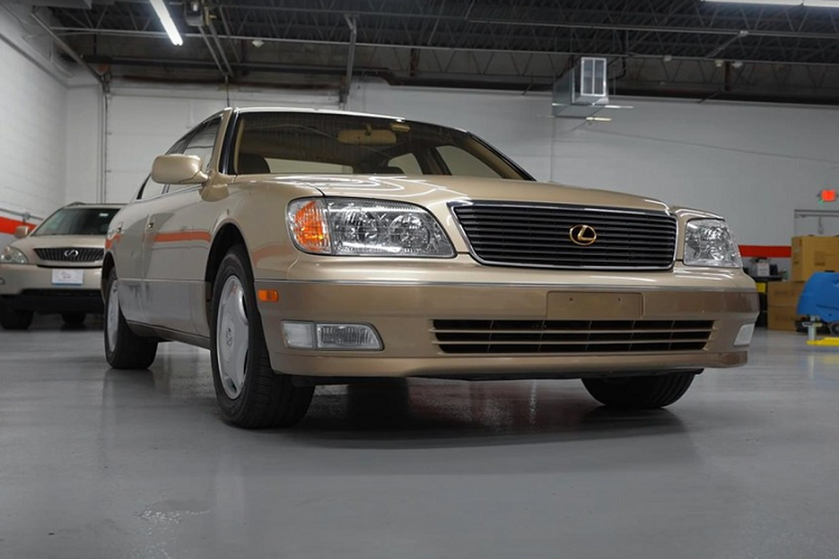 Lexus LS400 cua cha va con, chay hon 226.000km van nhu 