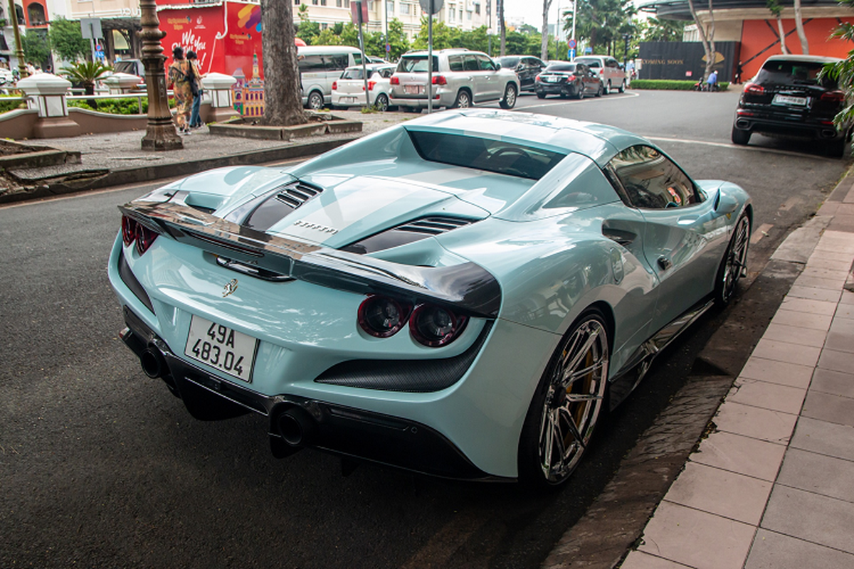 Ferrari F8 Spider hon 20 ty cua dai gia Da Lat o Sai Gon-Hinh-2