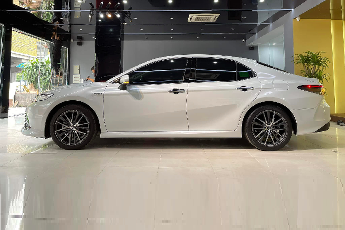 Toyota Camry Hybrid 2022 bien 