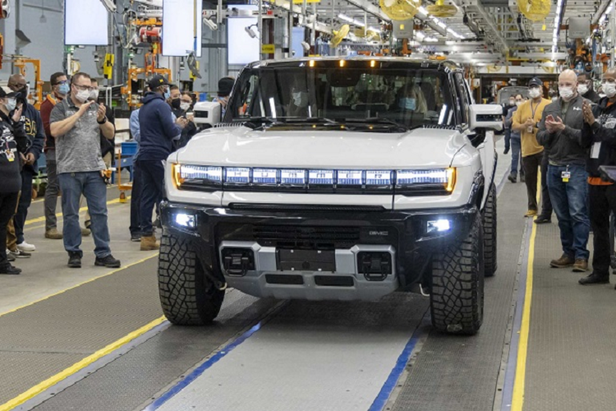 Hummer EV 2022 chay dien se 