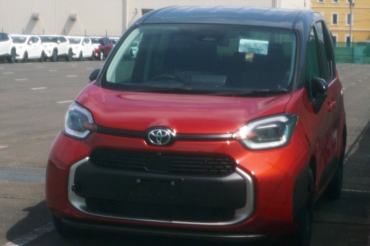 Toyota Sienta 2023 - xe MPV 