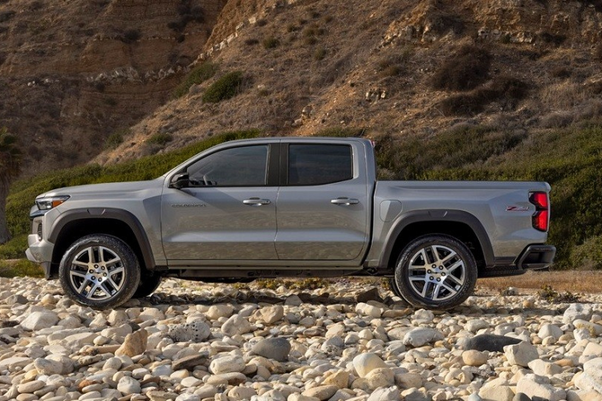 Chevrolet Colorado 2023 moi co gi de 