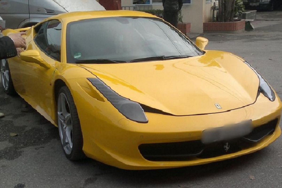 Ferrari 458 Italia tien ty tai Ha Noi bi 