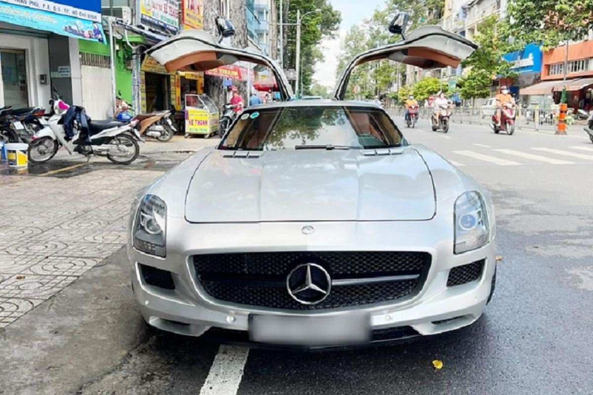 Mercedes-Benz SLS AMG cua 