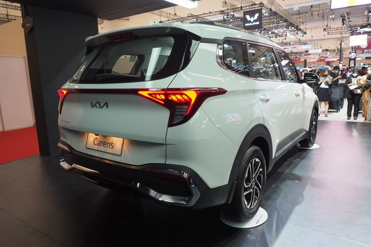 Kia Carens 2022 sap ve Viet Nam, gia dat hon ca Mitsubishi Xpander?-Hinh-14