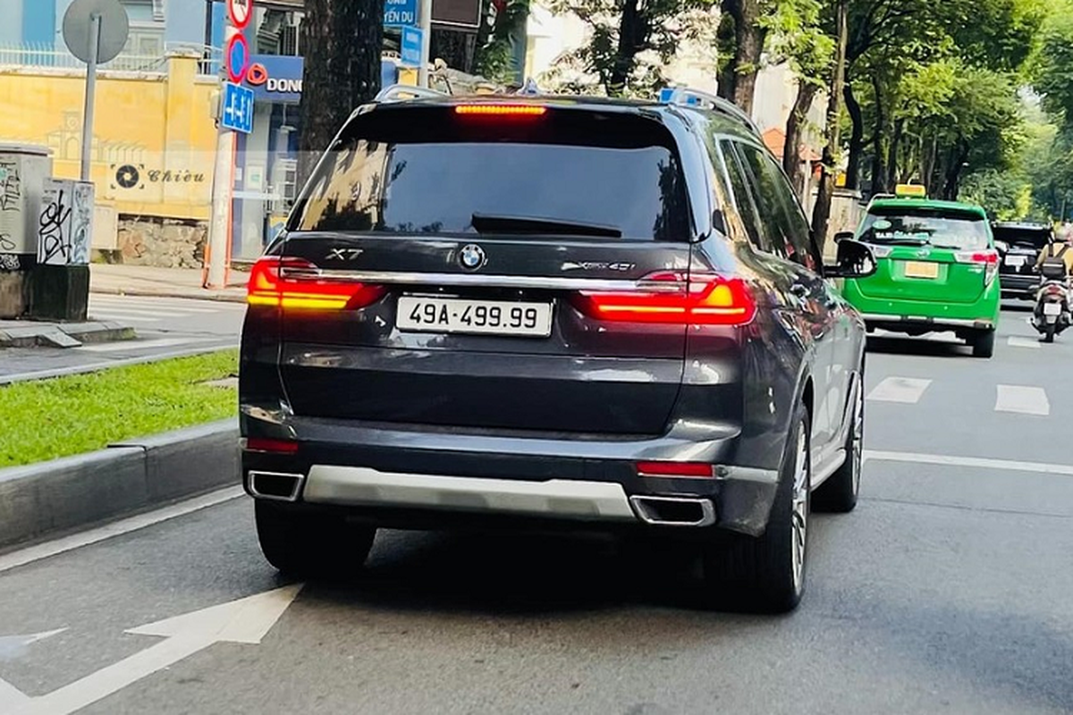 BMW X7 gan 6 ty mang bien 