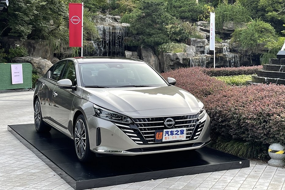 Nissan Teana 2023 chinh thuc trinh lang, lam 