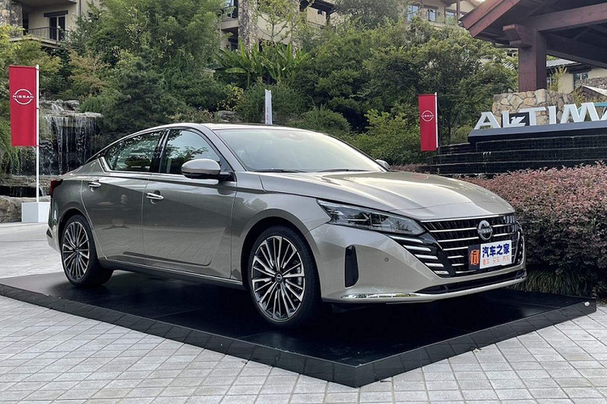 Nissan Teana 2023 chinh thuc trinh lang, lam 