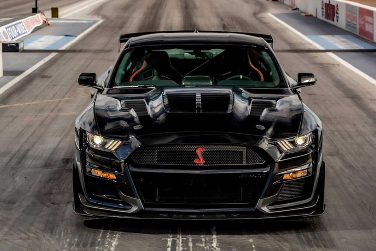 “Quai vat” Shelby GT500 Code Red xuat hien sau 14 nam thai nghen