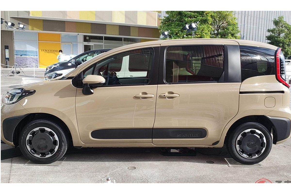 Can canh Toyota Sienta 2023 - MPV 