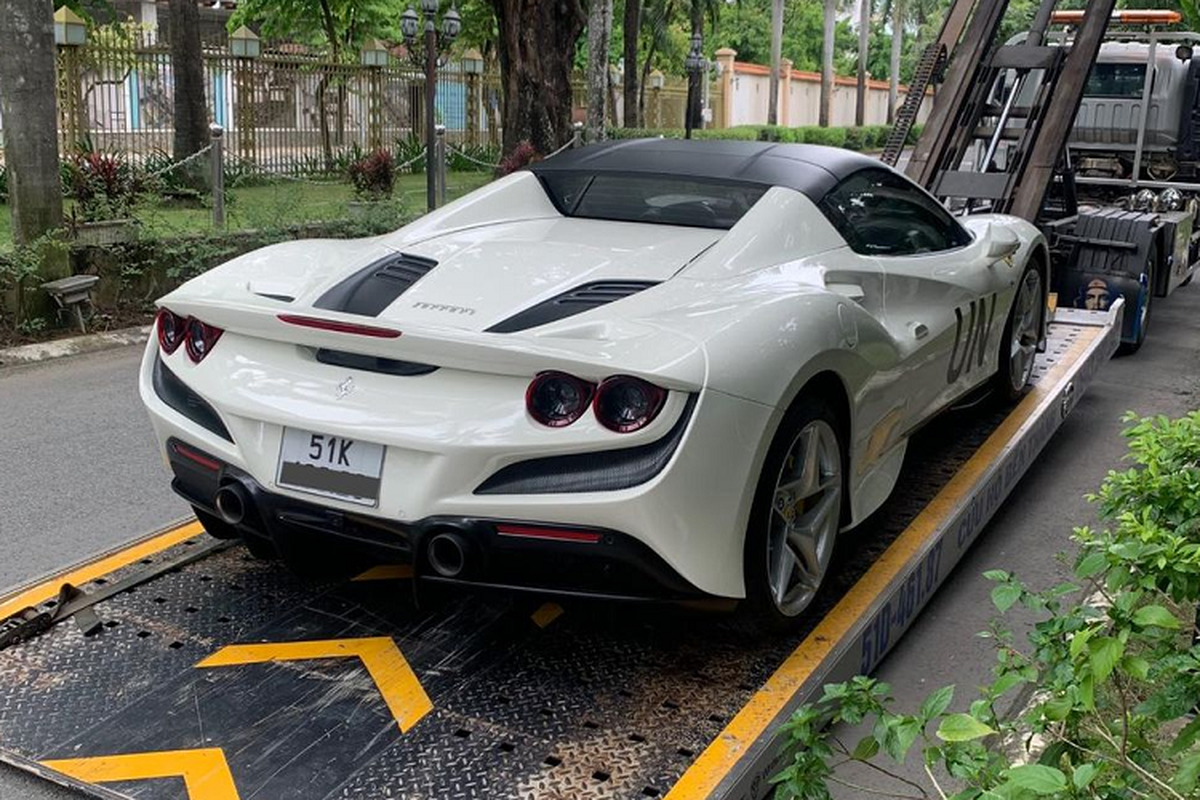 Ferrari F8 Spider hon 25 ty cua ong Dang Le Nguyen Vu ra bien so-Hinh-6