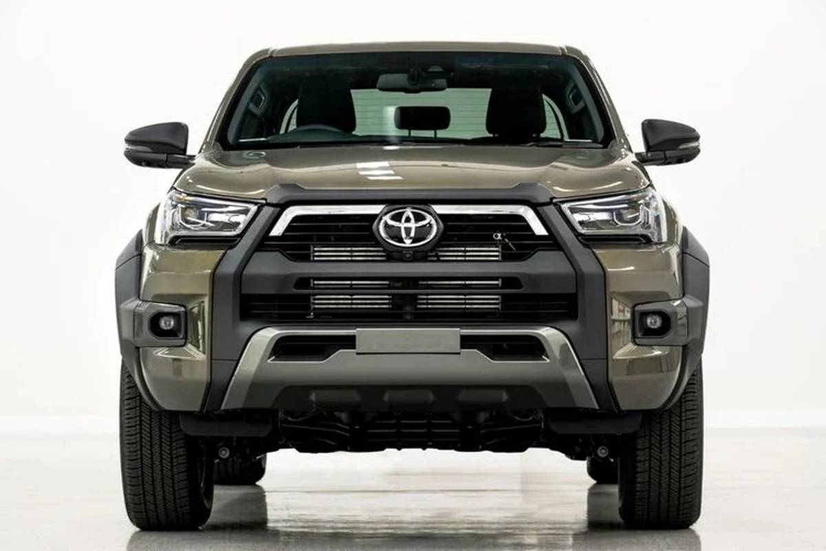 Chi tiet Toyota Hilux 2023 nang cap tu hon 1 ty dong co gi hay?-Hinh-7