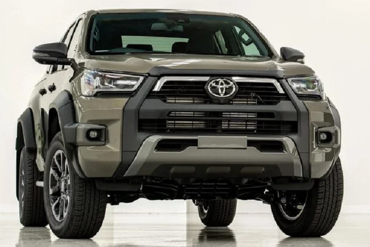 Chi tiet Toyota Hilux 2023 nang cap tu hon 1 ty dong co gi hay?