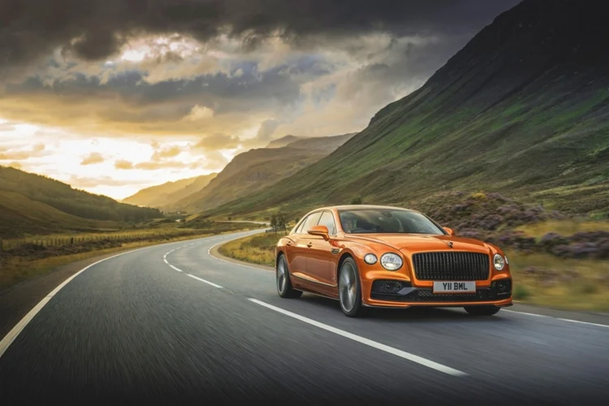 Bentley Flying Spur Speed 2023 - sedan sieu sang toc do 