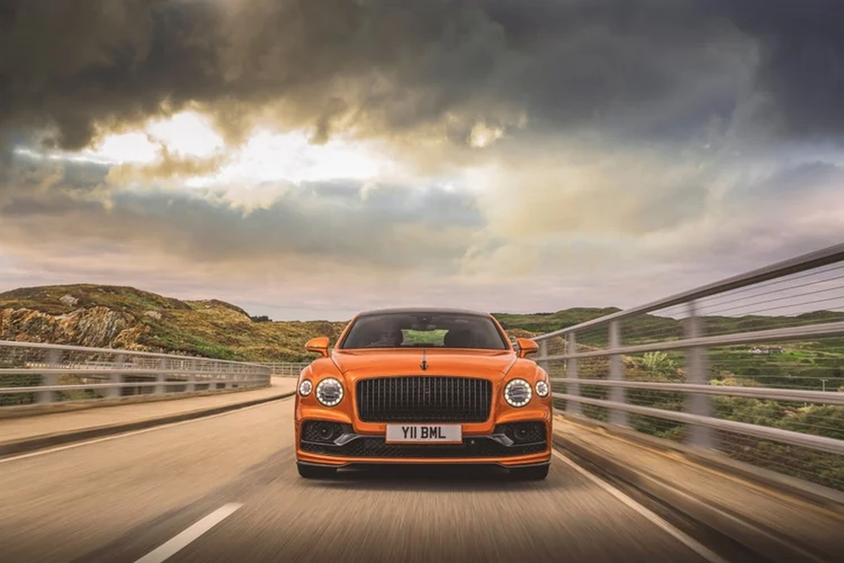 Bentley Flying Spur Speed 2023 - sedan sieu sang toc do 