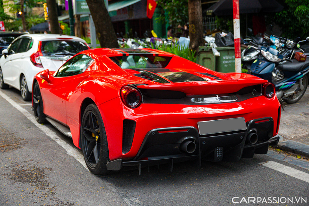 Ferrari 488 Pista Spider khong duoi 30 ty, doc nhat tai Ha Noi-Hinh-2