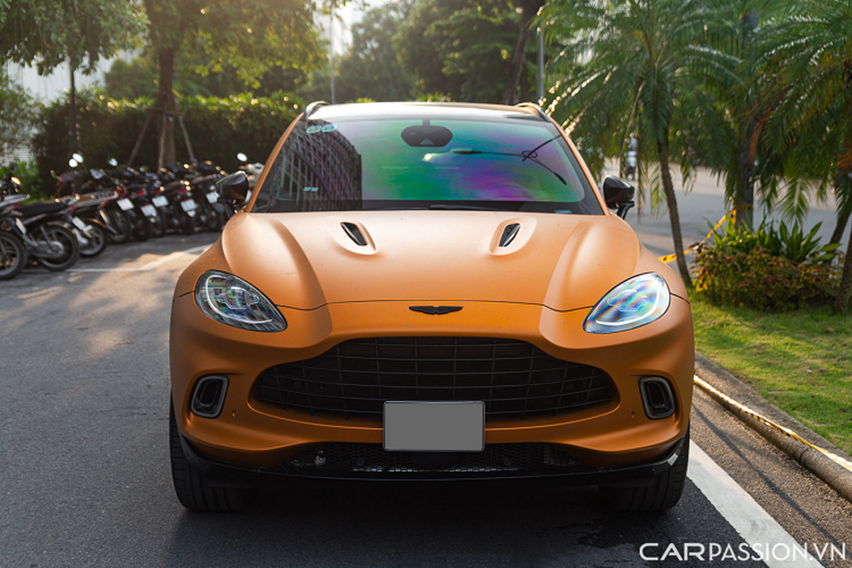 Aston Martin DBX hon 16,7 ty dong cua dai gia my pham Ha Noi-Hinh-3