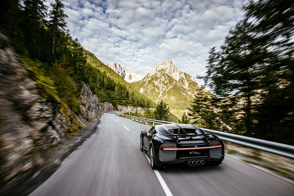 Bugatti ra mat chuong trinh “tan trang” lai xe cu cho Veyron va Chiron-Hinh-6