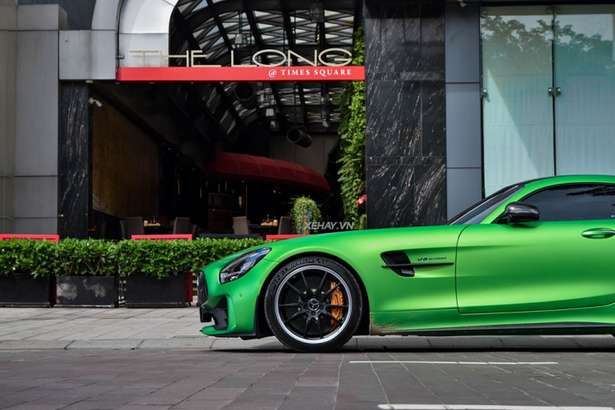 Chi tiet Mercedes-AMG GT R mau son doc nhat Viet Nam, hon 11,5 ty-Hinh-5