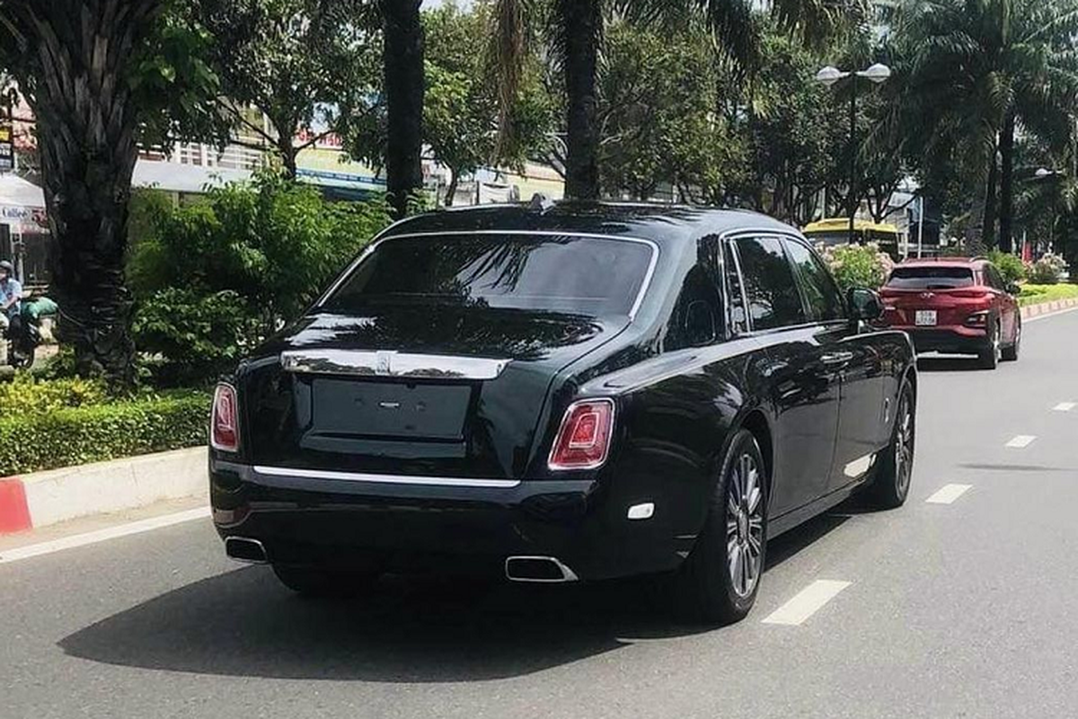 Rolls-Royce Phantom VIII hon 60 ty va dan sieu xe cua dai gia Vung Tau-Hinh-3