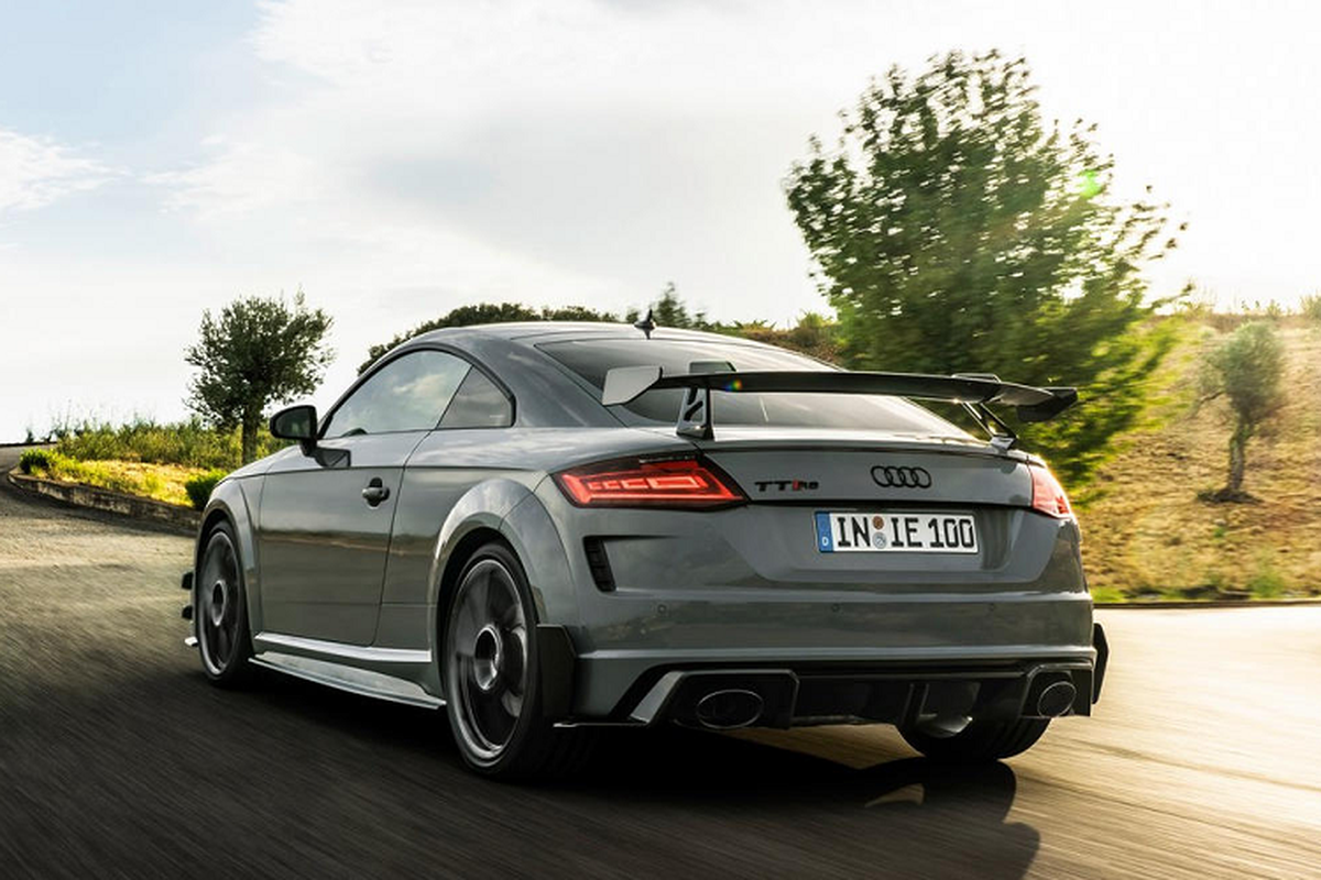 Audi TT RS Iconic Edition dac biet chi 100 chiec, hon 2,4 ty dong-Hinh-3