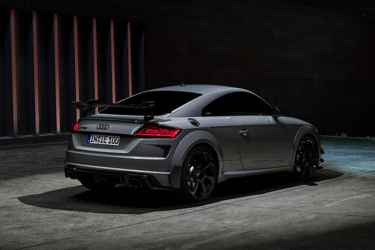 Audi TT RS Iconic Edition dac biet chi 100 chiec, hon 2,4 ty dong-Hinh-9