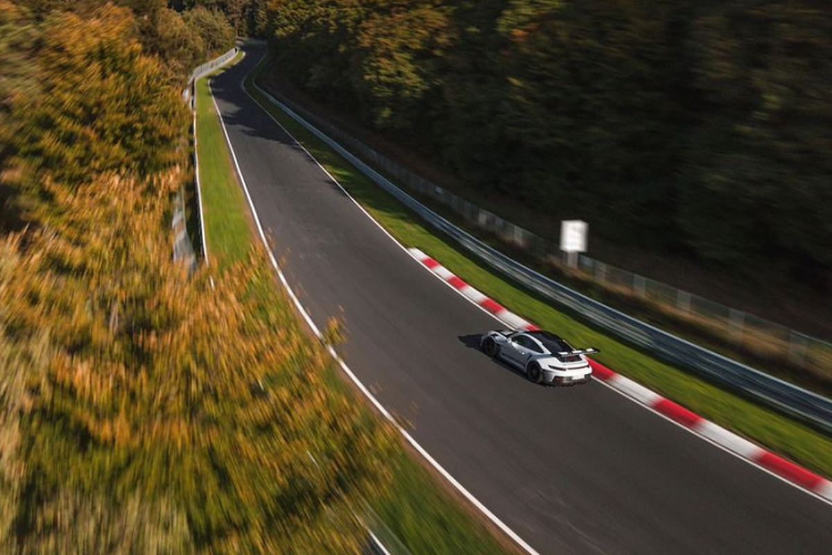 Porsche 911 GT3 RS 2023 lap ky luc the gioi moi tai truong dua Nurburgring-Hinh-2