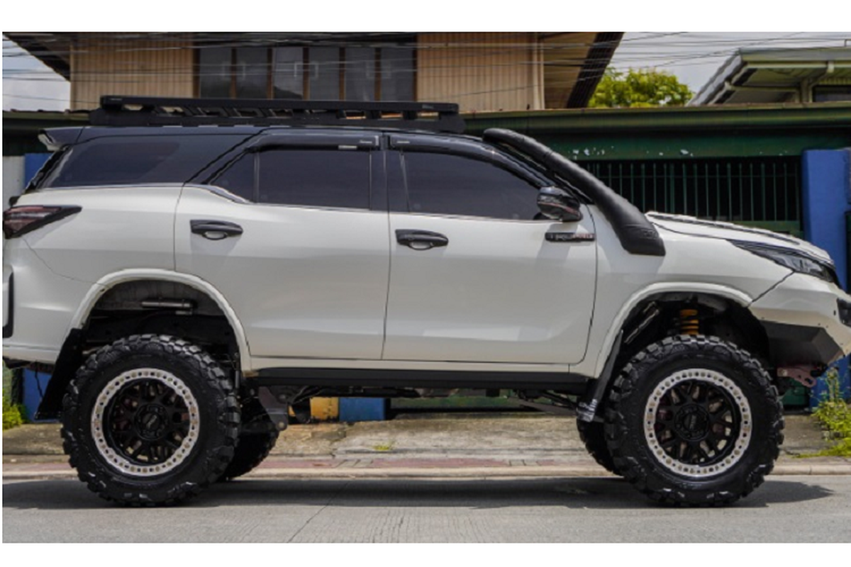 Toyota Fortuner GR-S 2022 - “quai vat off-road”, bat chap moi dia hinh-Hinh-5