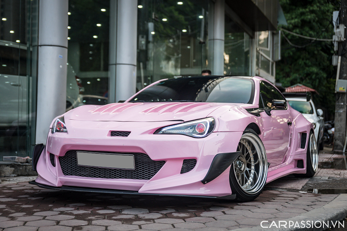 Do widebody hang tram trieu, Toyota GT86 ban lai voi gia Camry “dap hop”