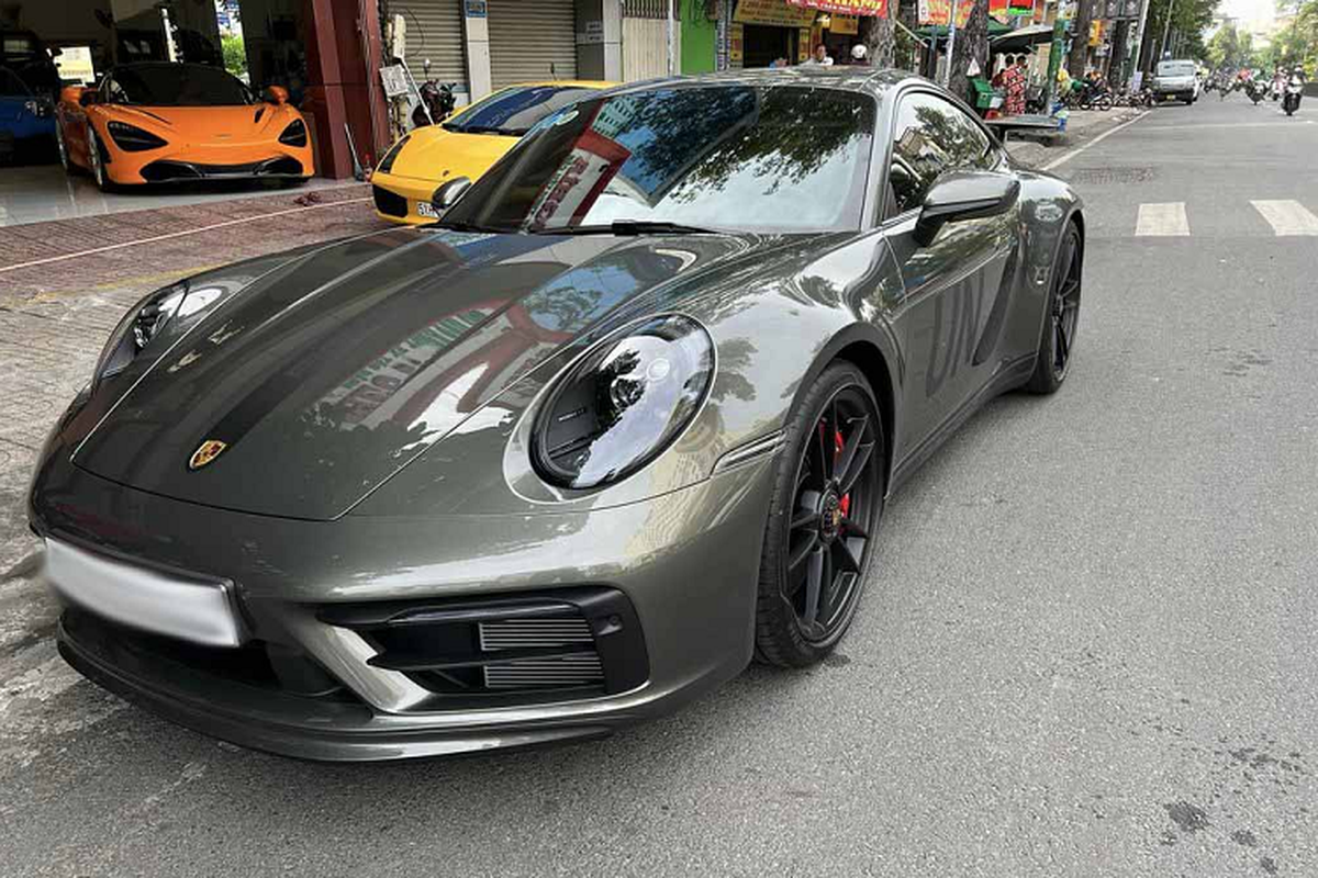 Porsche 911 GTS gan 9 ty cua Dang Le Nguyen Vu lan dau 