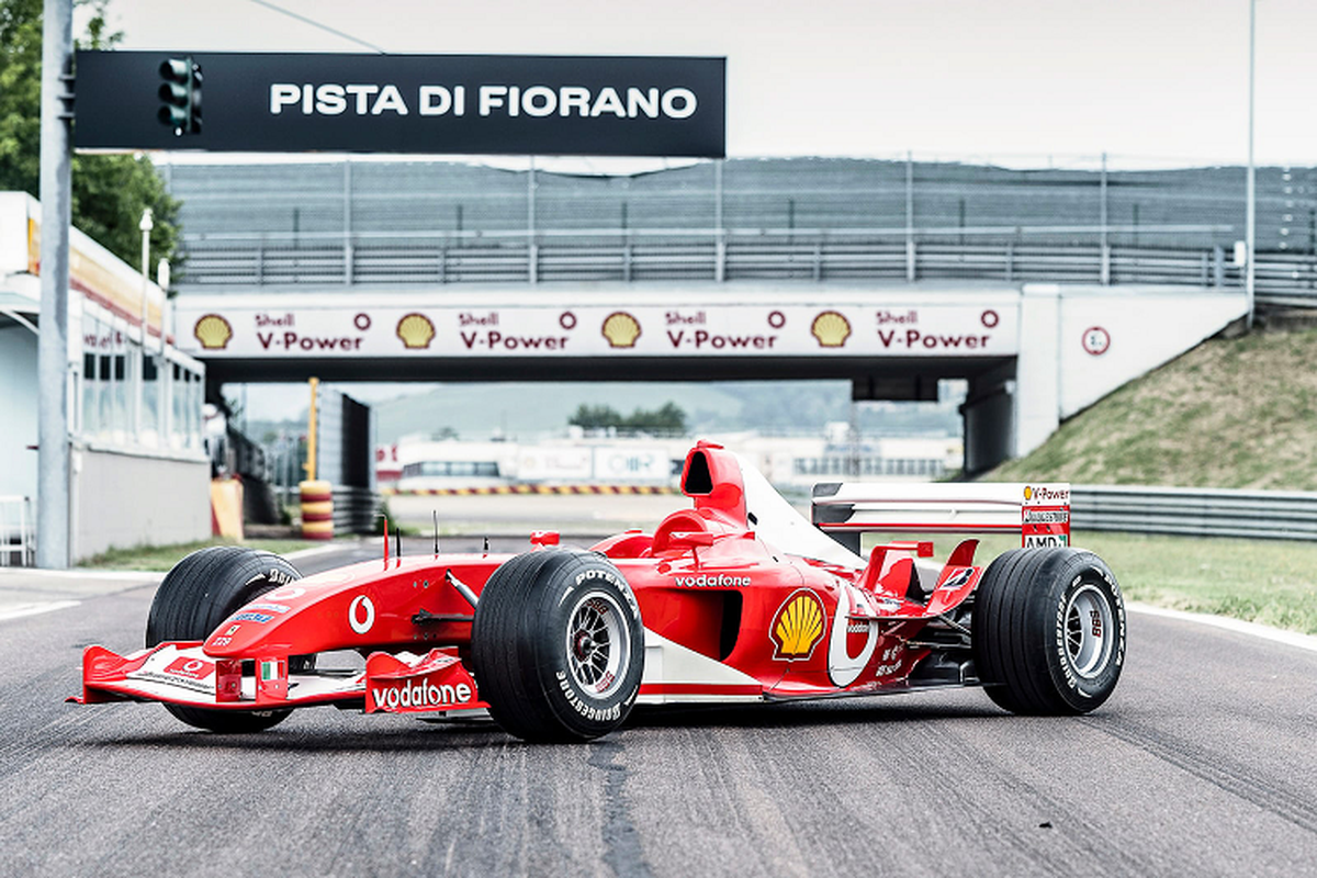 Ferrari F2003 cua Michael Schumacher dat ky luc hon 372 ty dong-Hinh-3