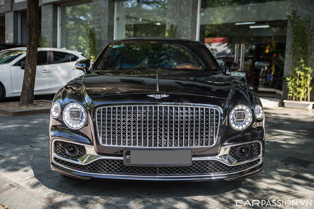 Bentley Flying Spur moi chay 1.800km - dai gia Viet 