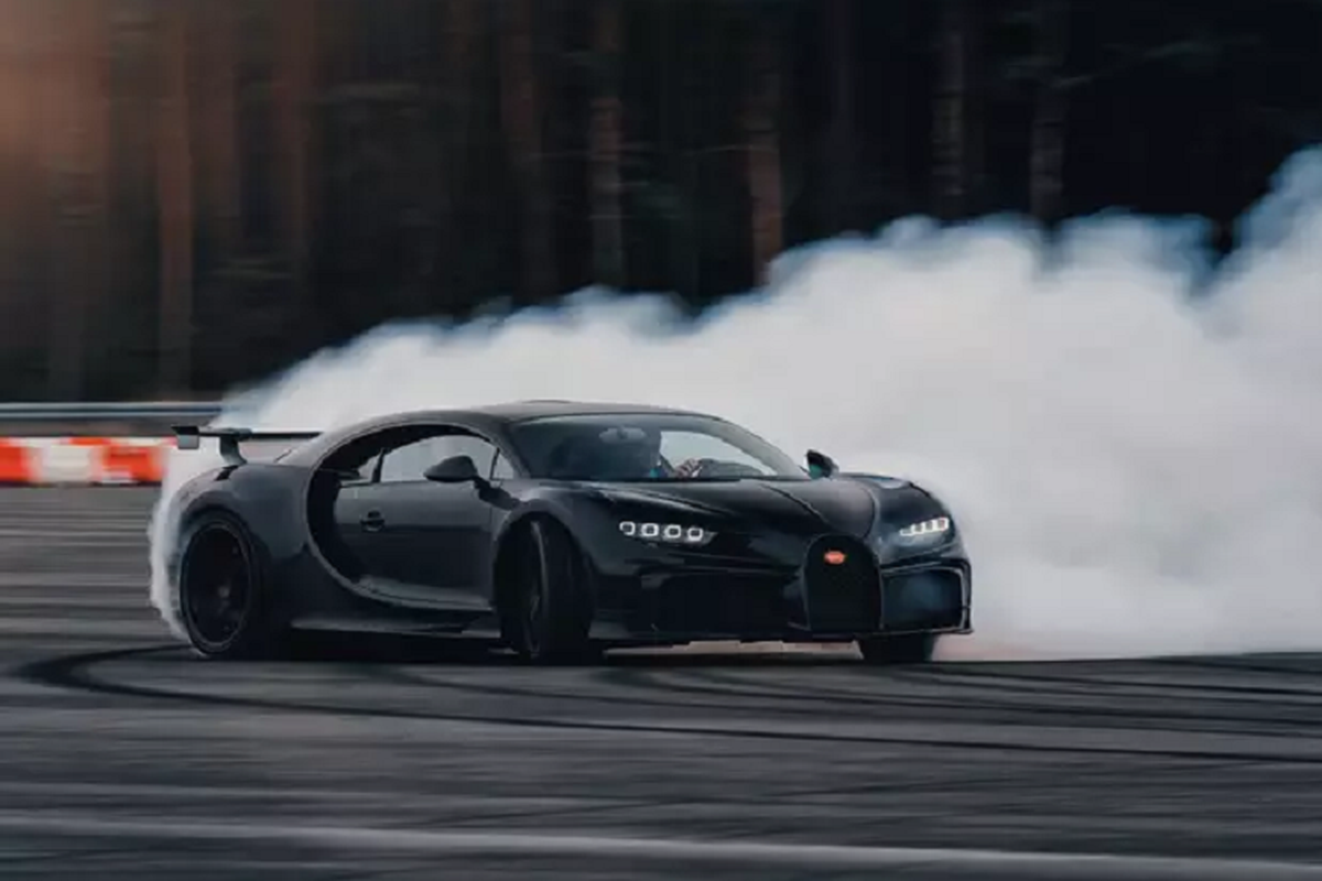 Choang ngop truoc kha nang Drift cua Bugatti Chiron Pur Sport trieu do