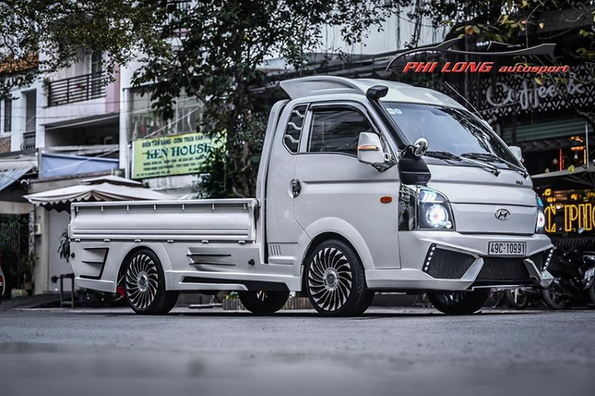 Xe tai Hyundai Porter 150 do sieu xe Lamborghini cua “dan choi” Viet