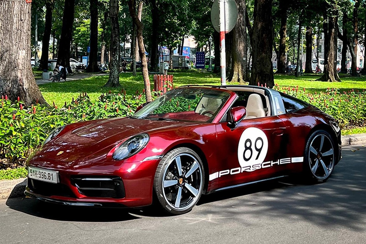 Dai gia Sai Gon rao ban Porsche 911 Targa 4S Heritage Design gia 16 ty